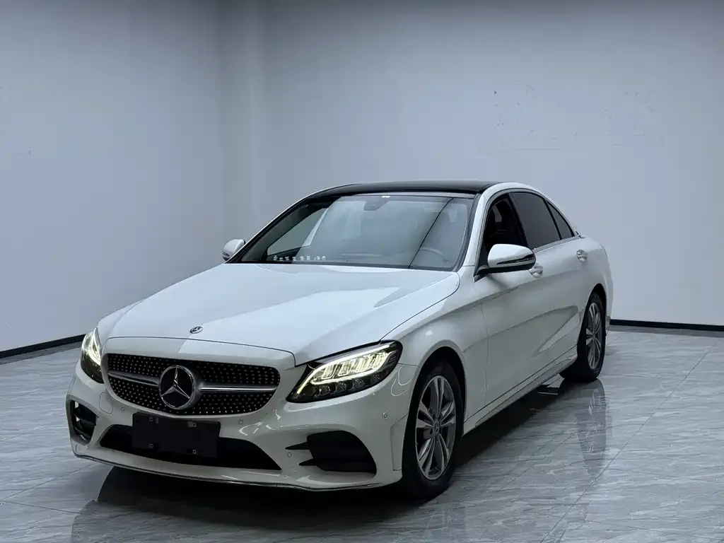 Mercedes-Benz C-Class — фото 1
