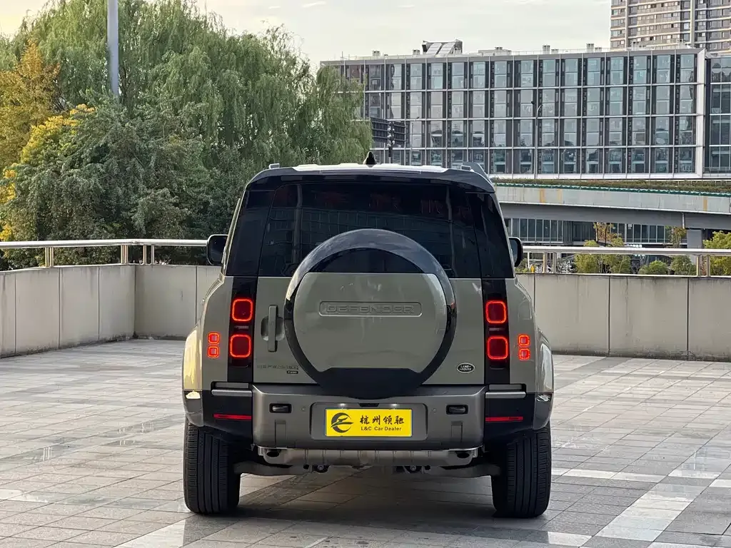 Land Rover Defender — фото 4
