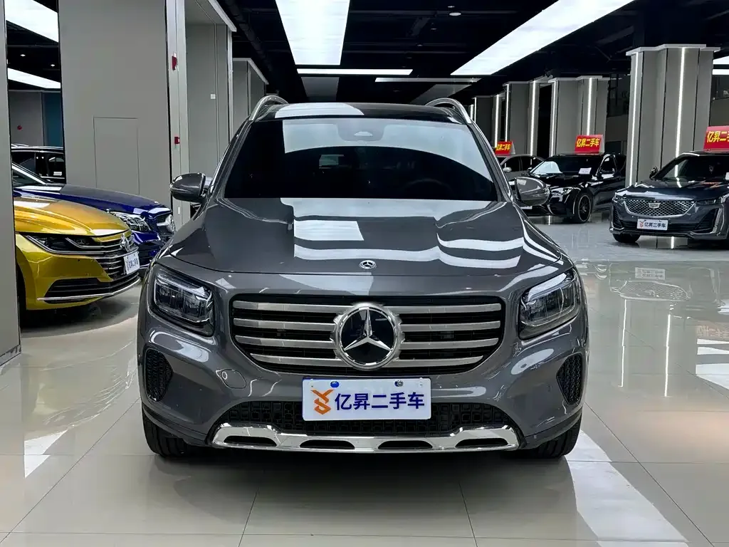 Mercedes-Benz GLB — фото 2