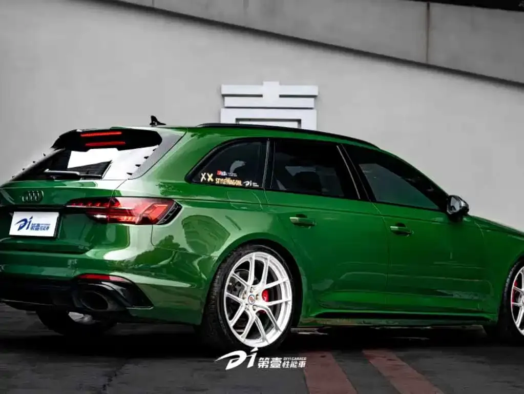 Audi RS 4 — фото 4