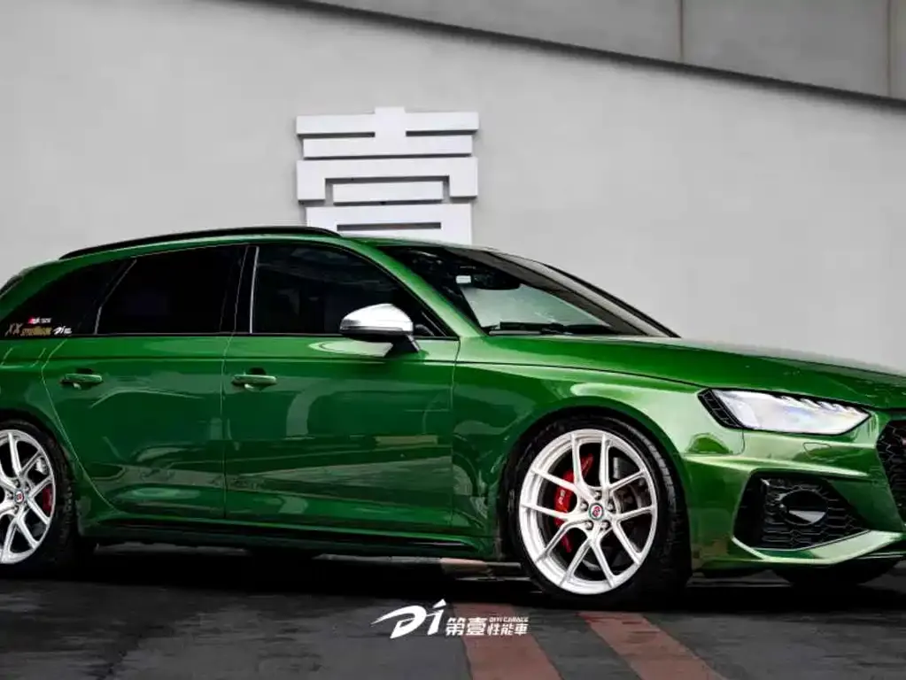 Audi RS 4 — фото 6