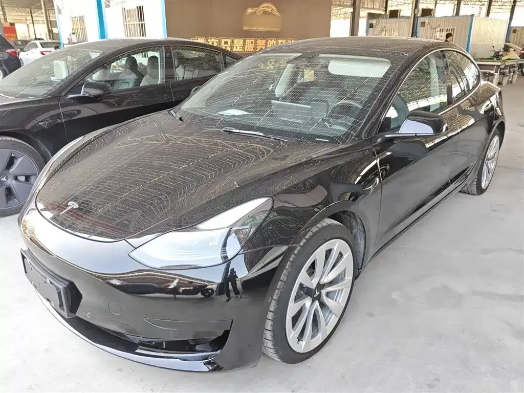 Tesla Model 3 — фото 2