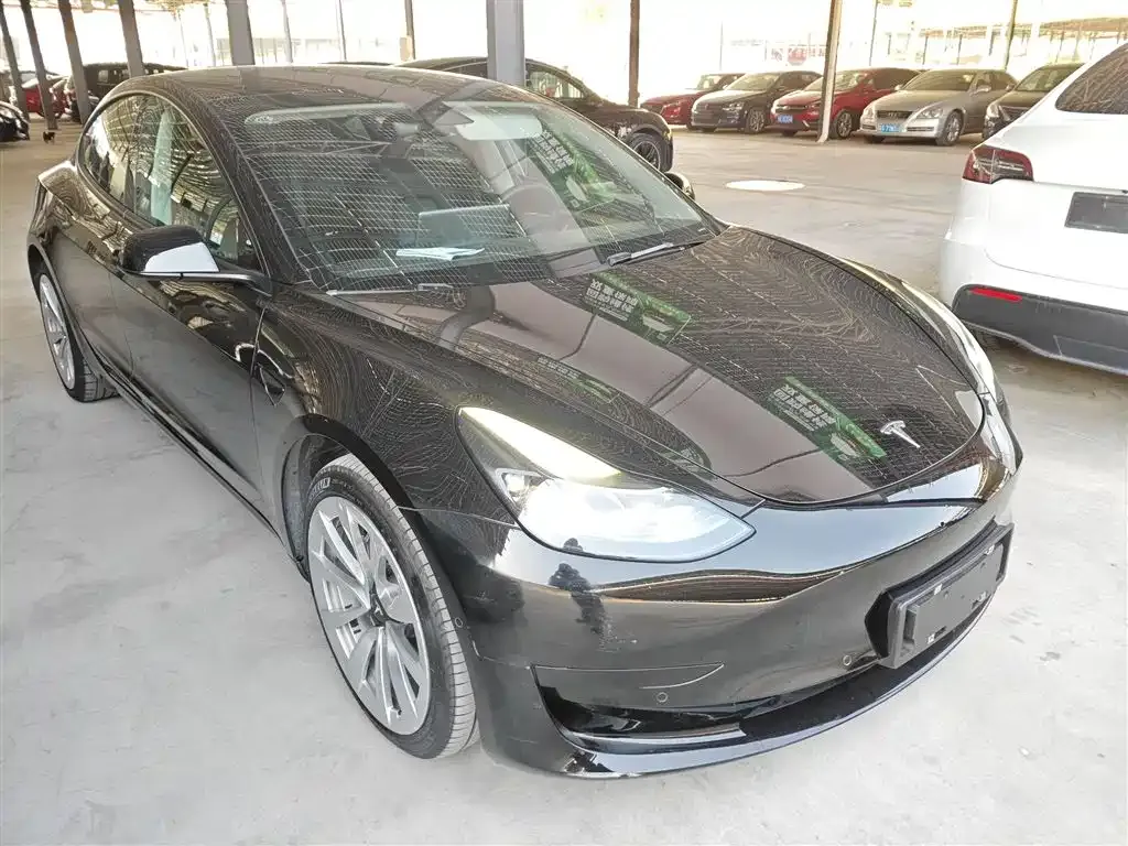 Tesla Model 3 — фото 4