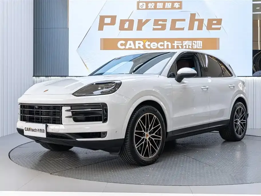 Porsche Cayenne — фото 1