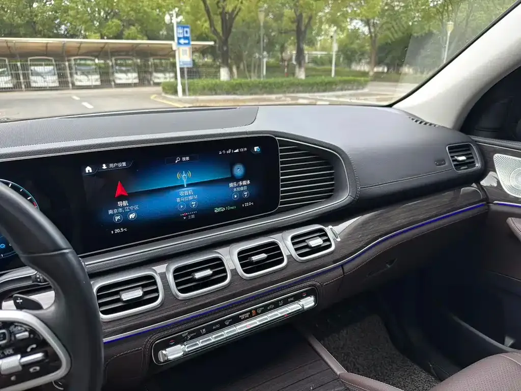 Mercedes-Benz GLS — фото 10