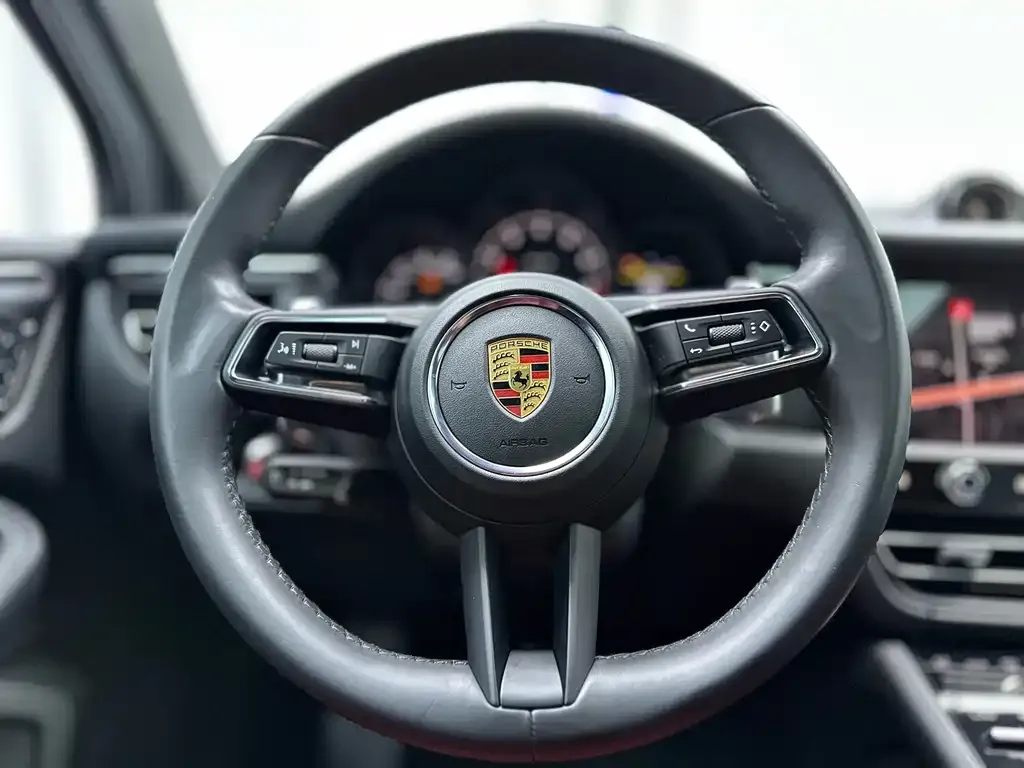 Porsche Macan — фото 8