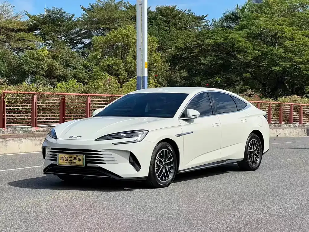 BYD Seal — фото 1