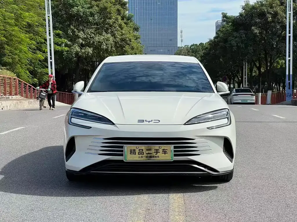 BYD Seal — фото 2