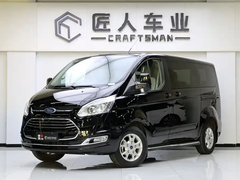 Ford Tourneo — фото 1