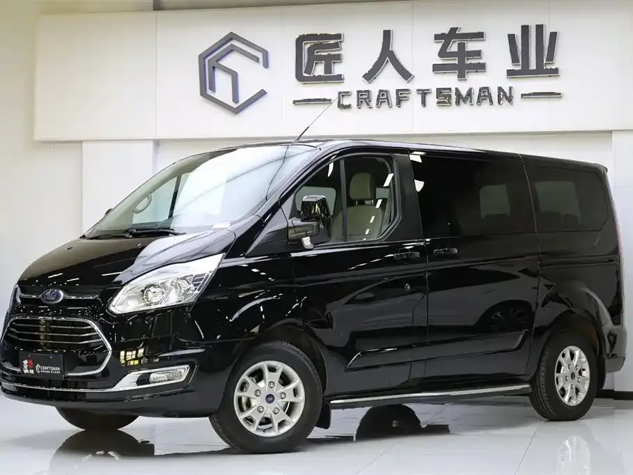 Ford Tourneo — фото 3