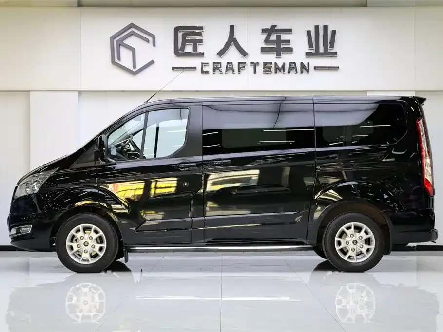Ford Tourneo — фото 4