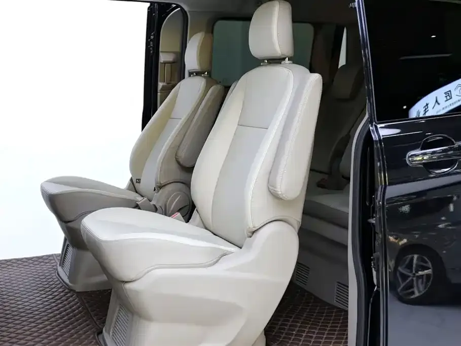Ford Tourneo — фото 8