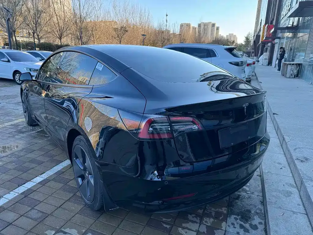 Tesla Model 3 — фото 6