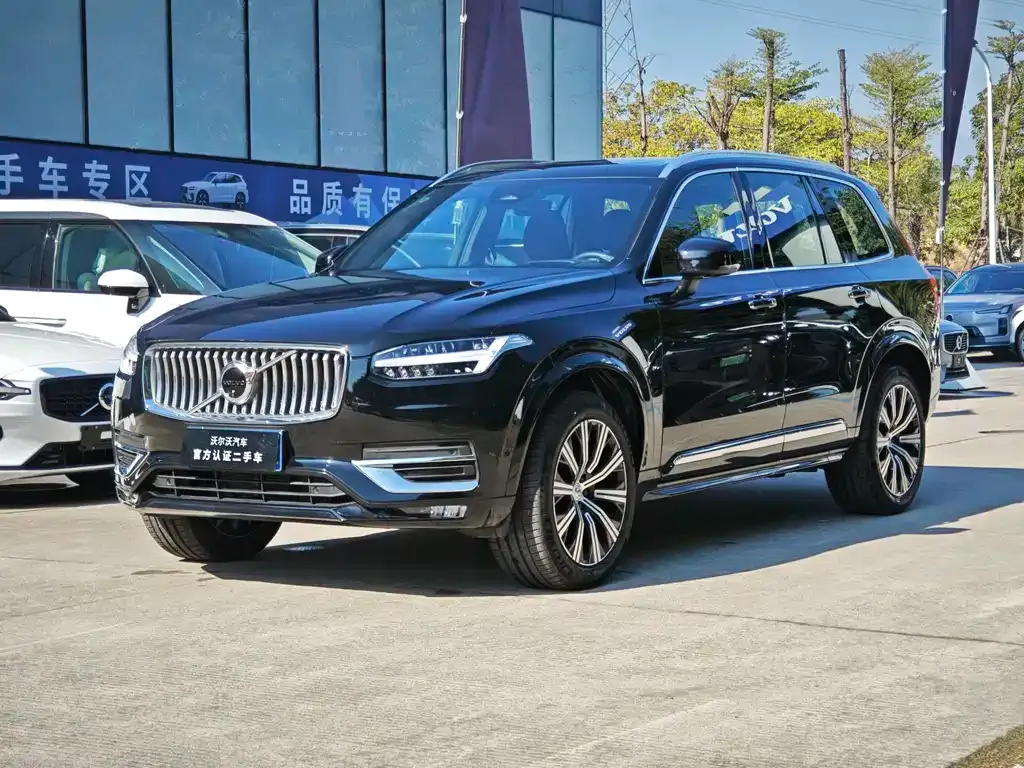 Volvo XC90 — фото 1