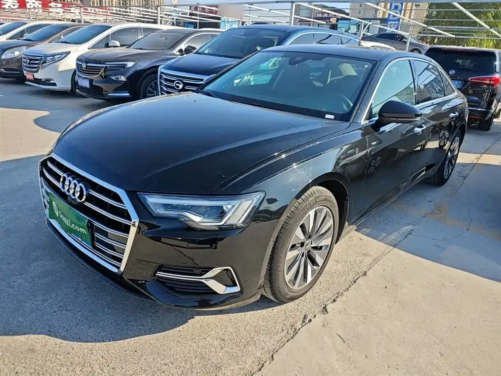 Audi A6L — фото 1