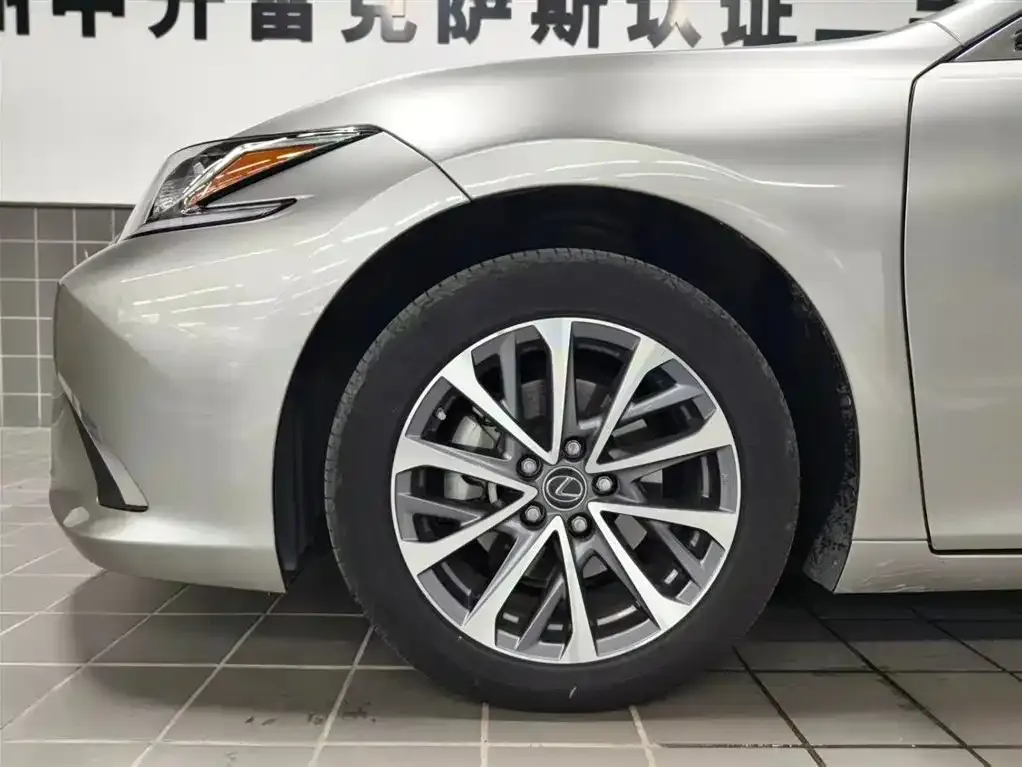 Lexus ES — фото 6