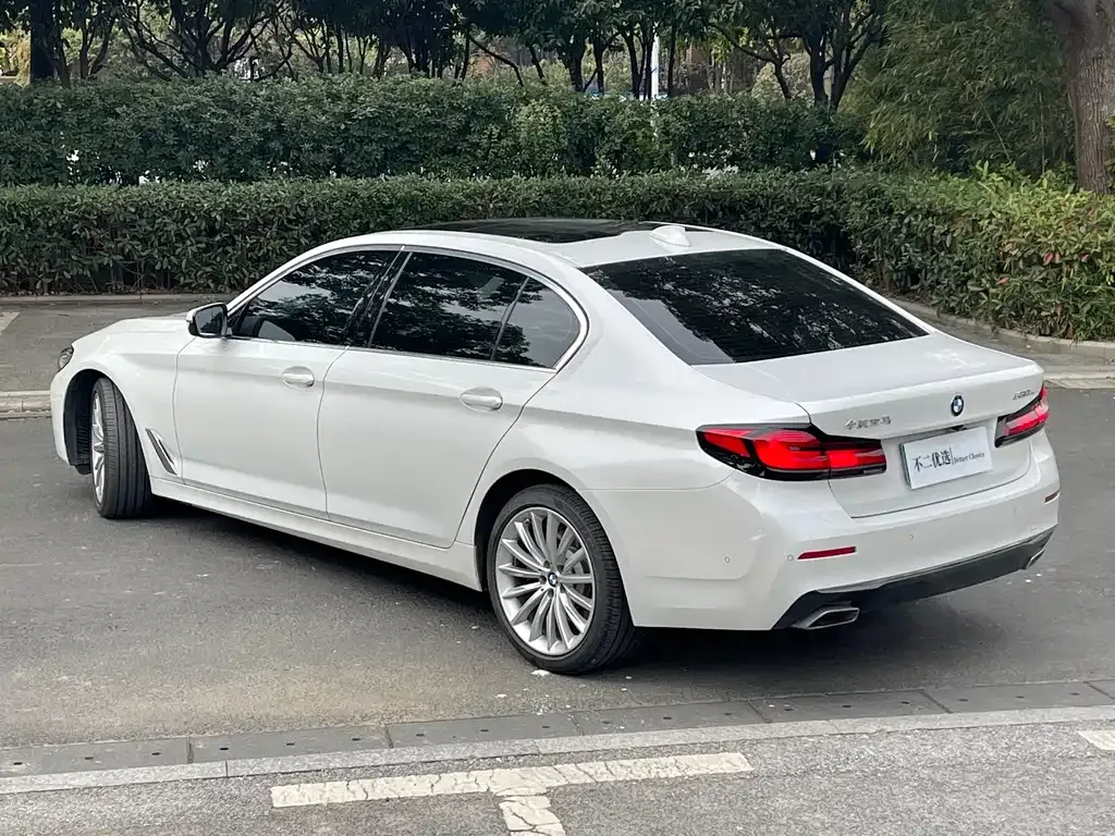 BMW 5 Series — фото 6