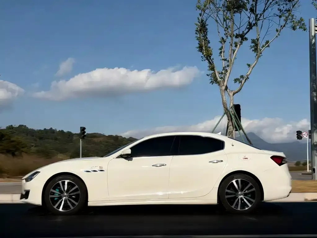Maserati Ghibli — фото 4