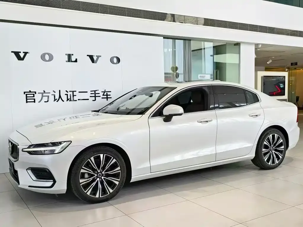 Volvo S60 — фото 4