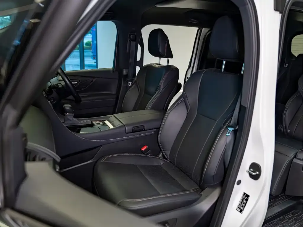 Toyota Alphard — фото 10
