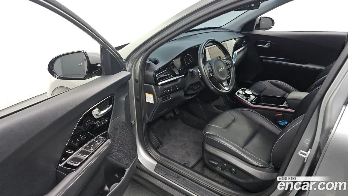 Kia Niro — фото 10