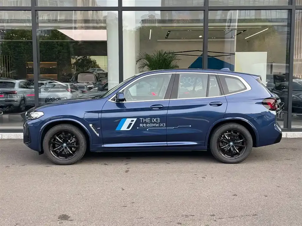 BMW iX3 — фото 4