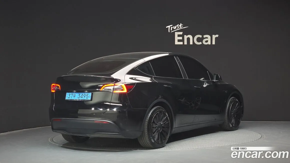 Tesla Model Y — фото 2