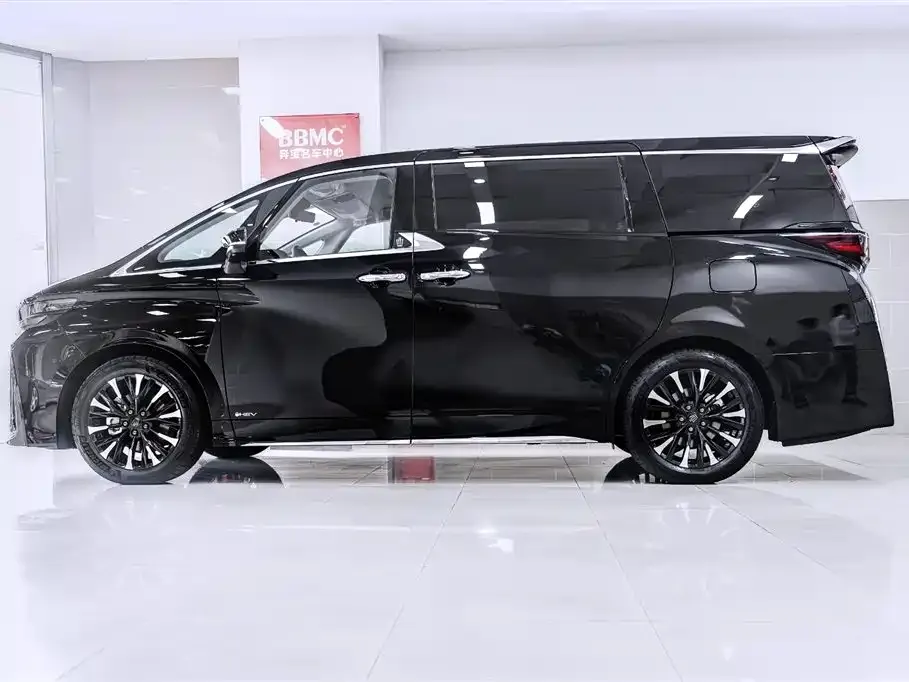 Toyota Vellfire — фото 4