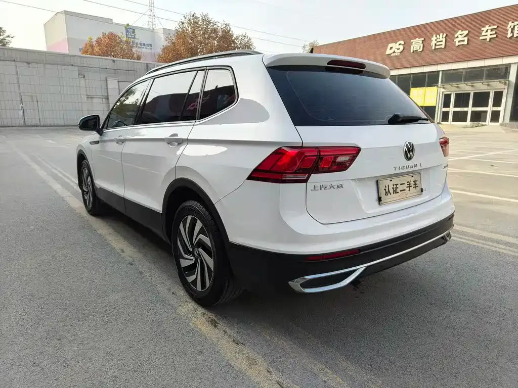 Volkswagen Tiguan L — фото 5