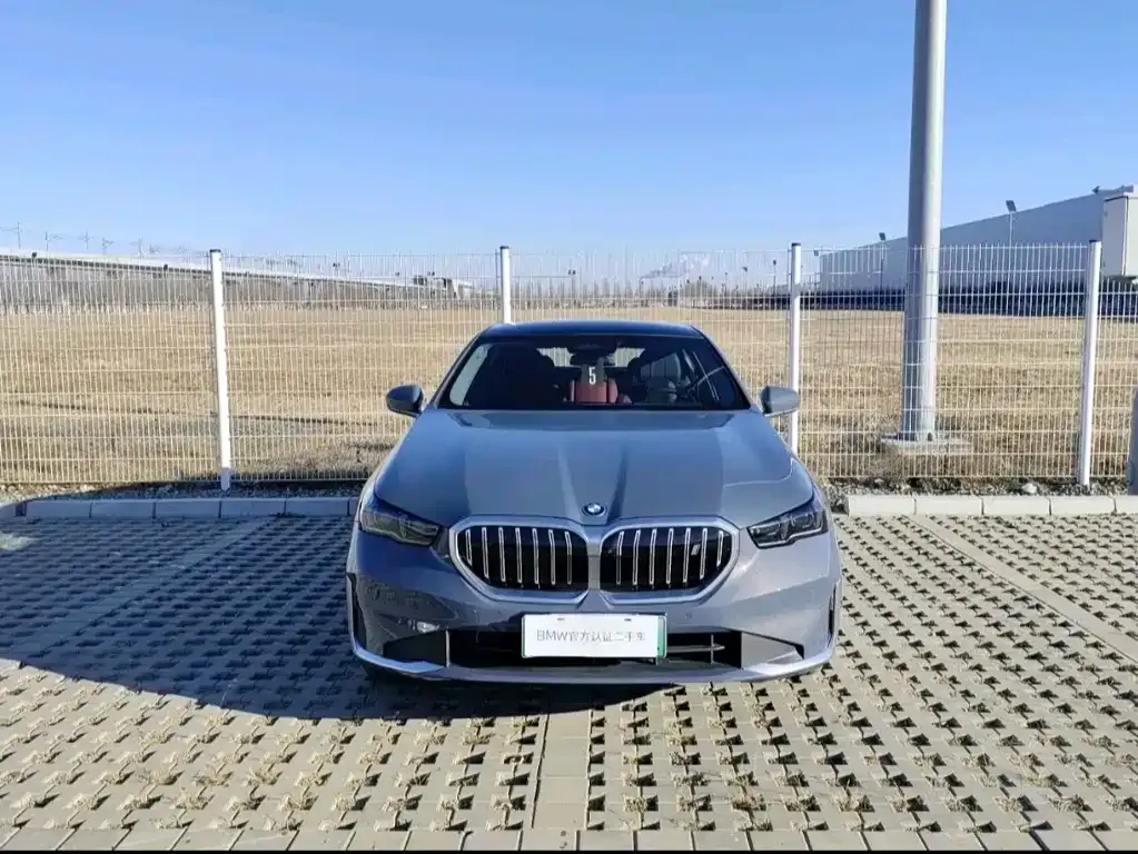 BMW i5 — фото 2