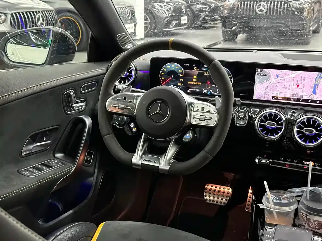 Mercedes-Benz CLA AMG — фото 7