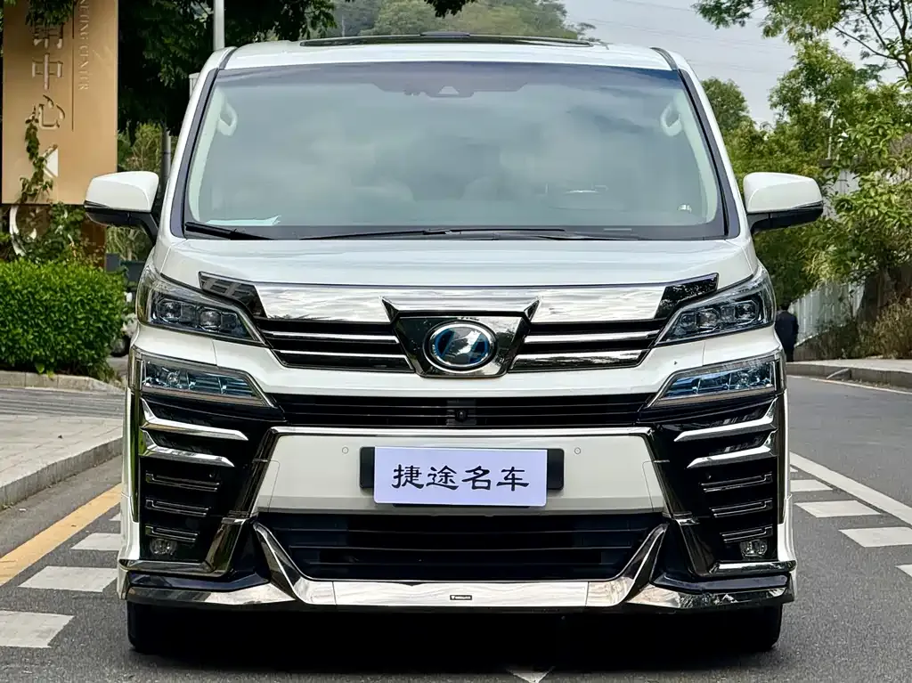Toyota Vellfire — фото 2