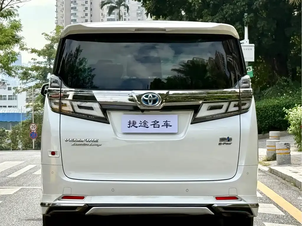 Toyota Vellfire — фото 4