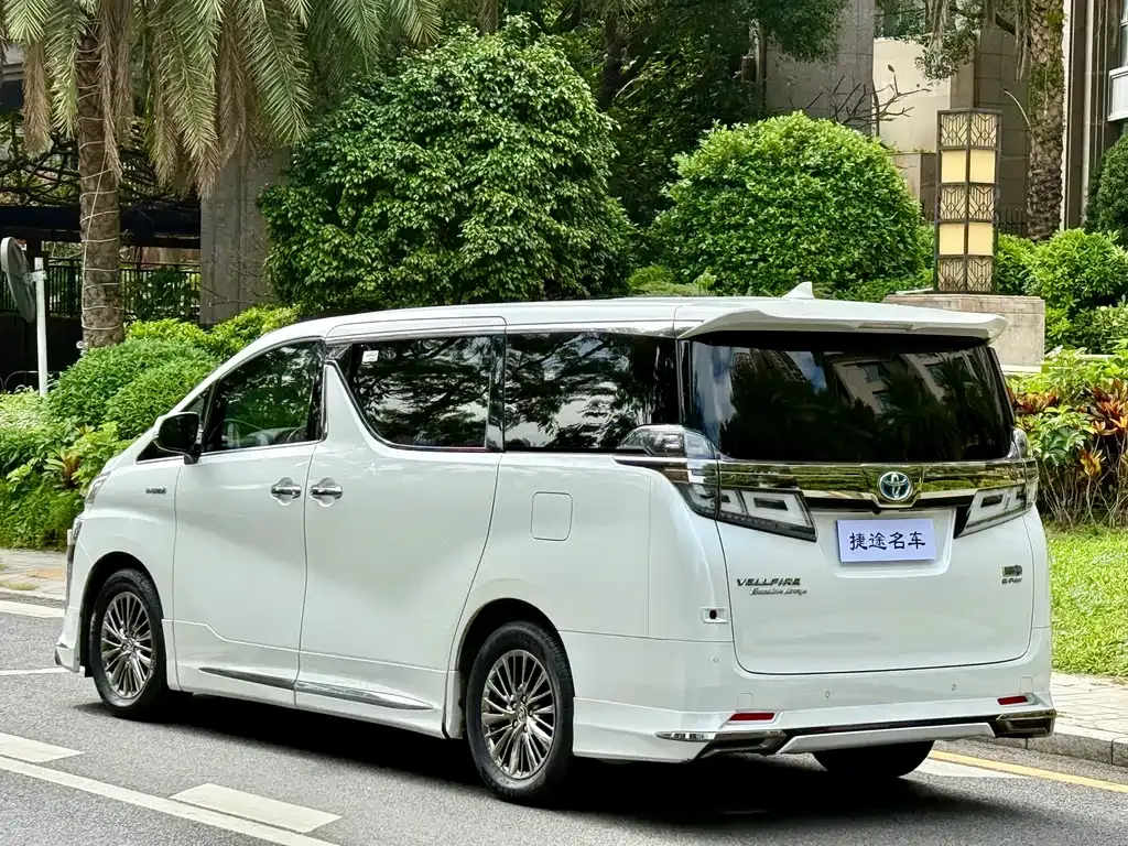 Toyota Vellfire — фото 5