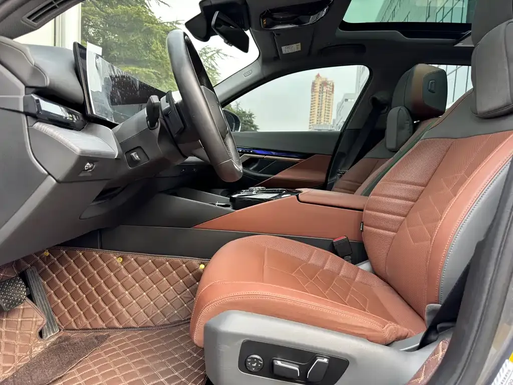 BMW i5 — фото 10