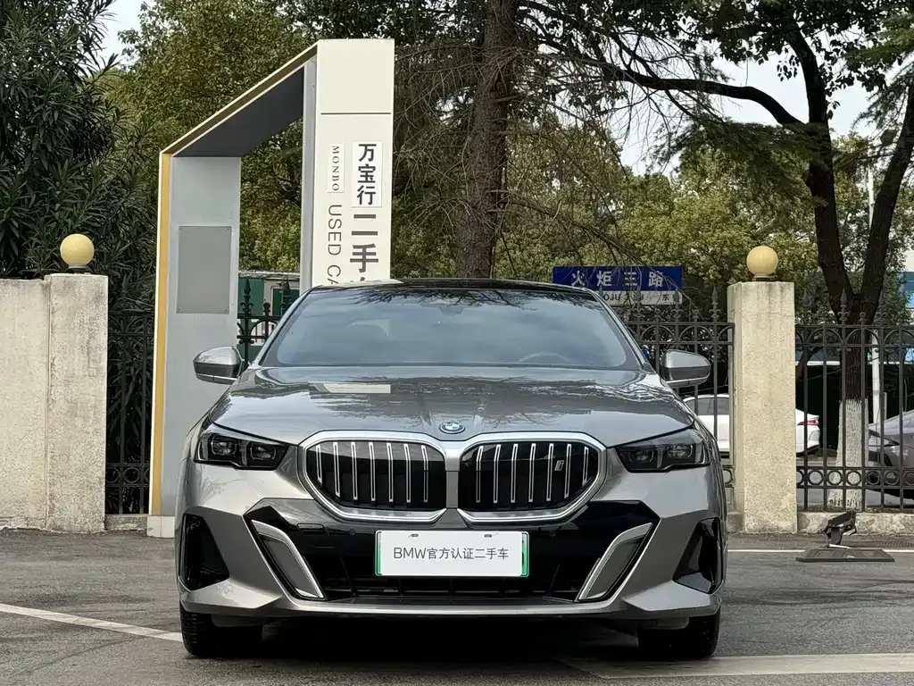 BMW i5 — фото 2