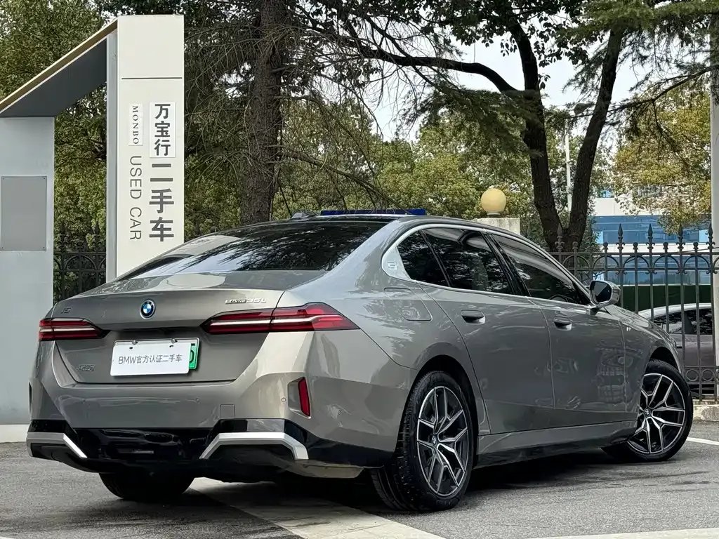 BMW i5 — фото 4