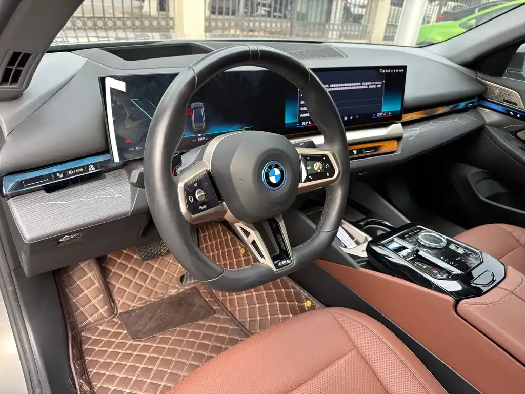BMW i5 — фото 7