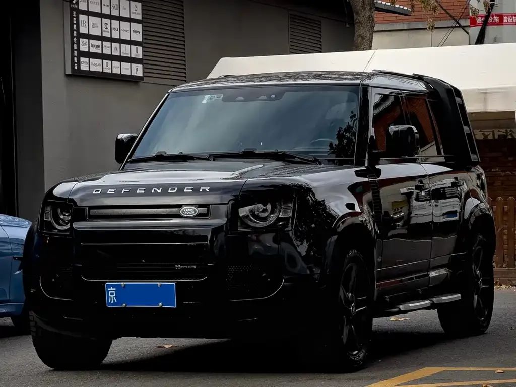 Land Rover Defender — фото 1