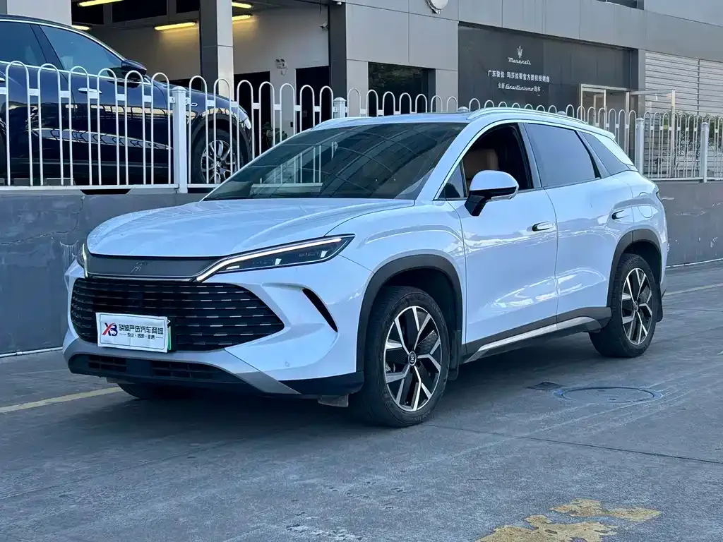 BYD L DM-i — фото 1