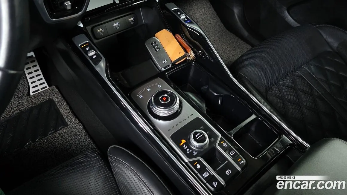 Kia Sorento — фото 9