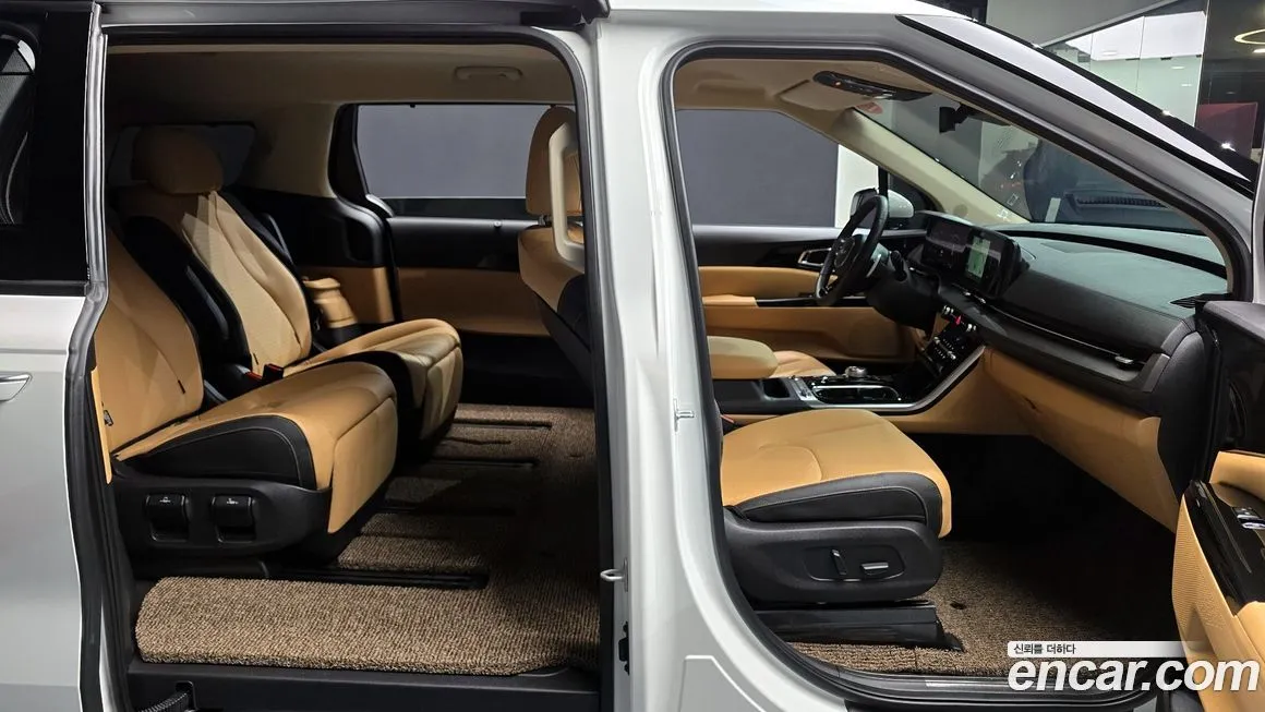 Kia Carnival — фото 10