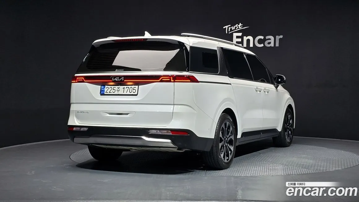 Kia Carnival — фото 2