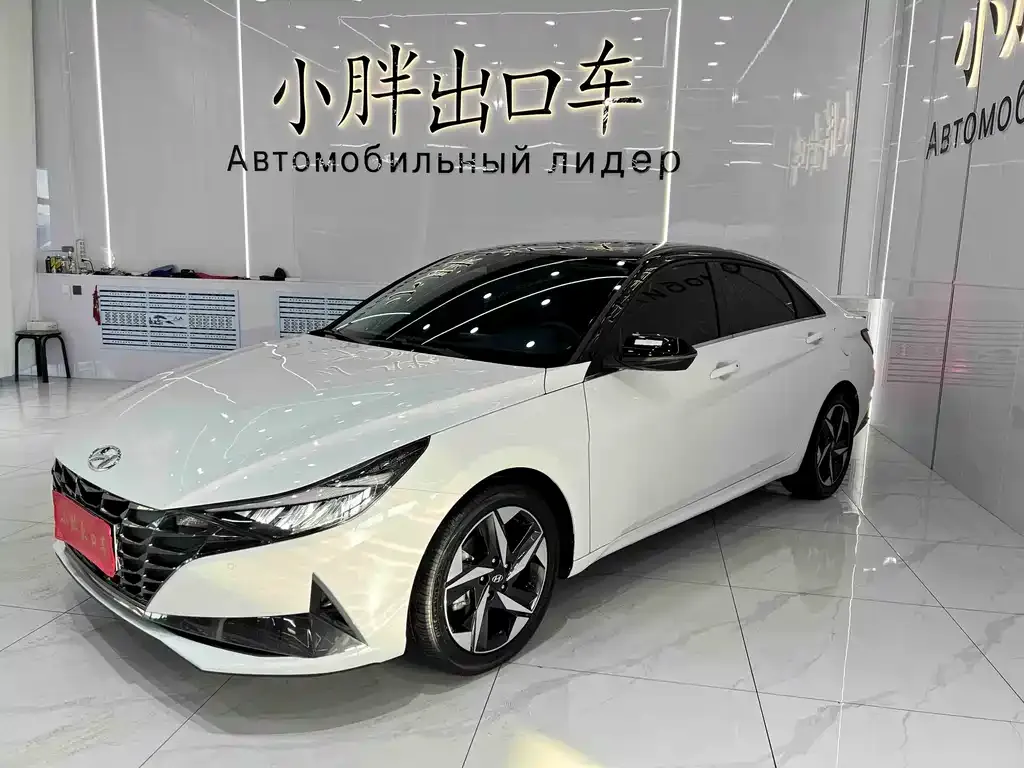 Hyundai Elantra — фото 1