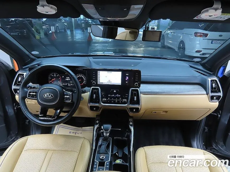 Kia Sorento — фото 8