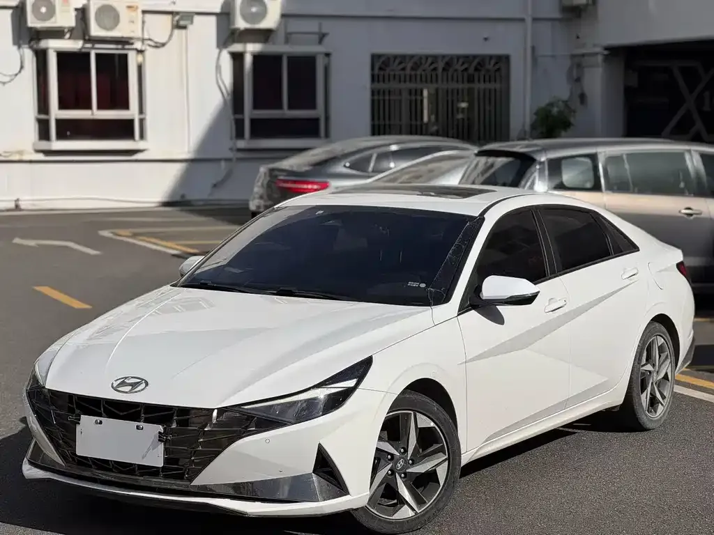 Hyundai Elantra — фото 6