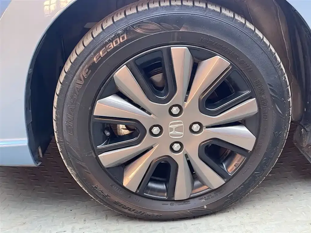 Honda Fit — фото 9