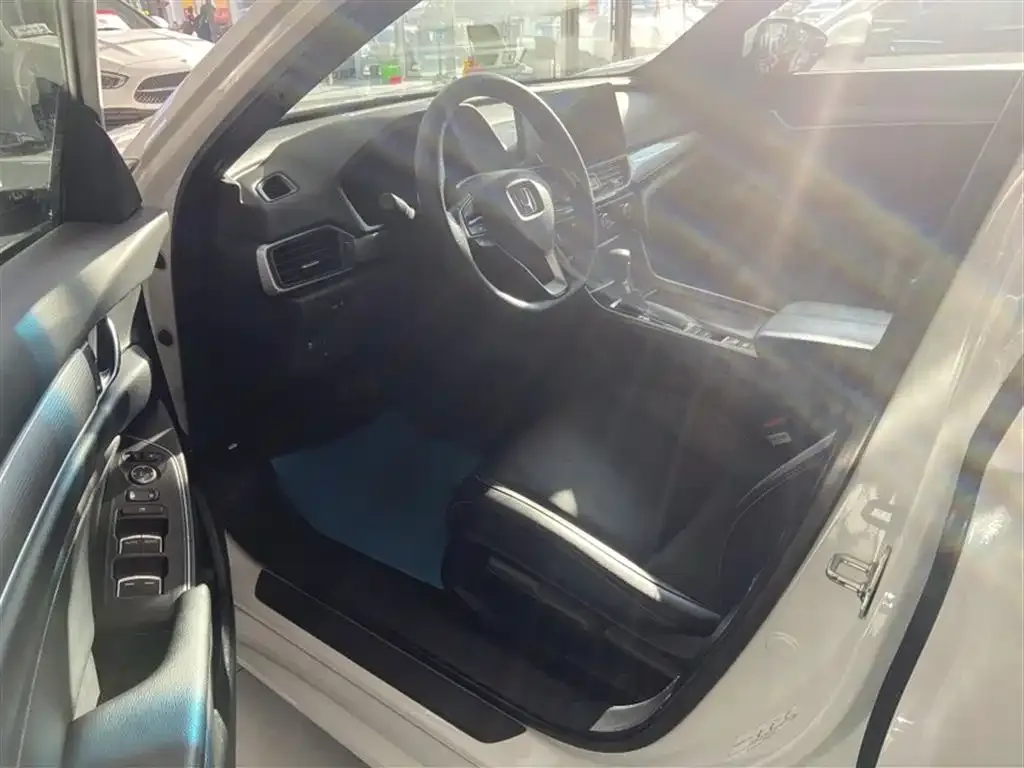 Honda Inspire — фото 10