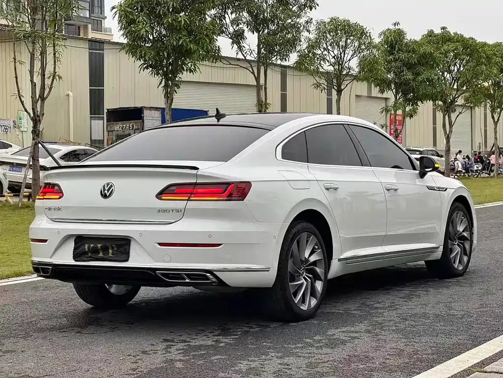 Volkswagen CC — фото 9