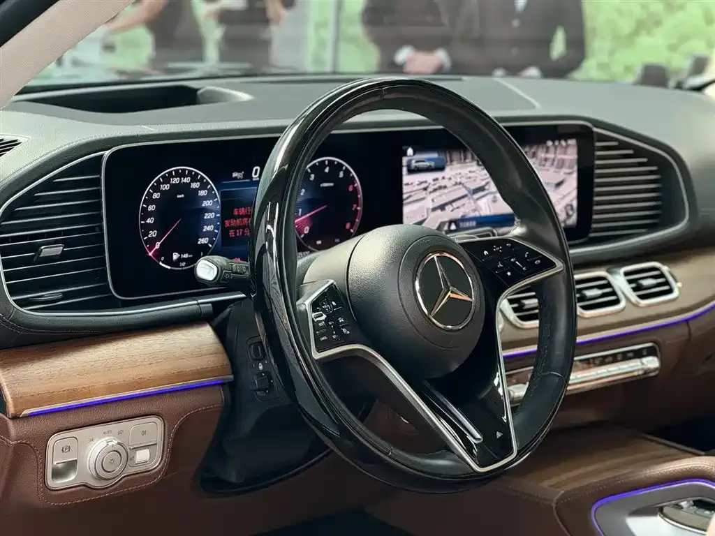 Mercedes-Benz GLS — фото 7